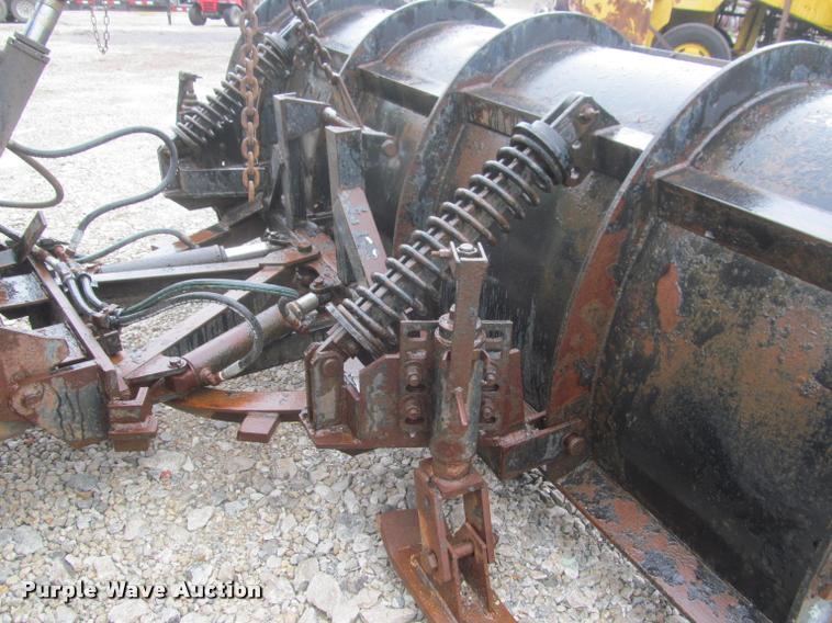 image for item DG9464 1993 International 4900 dump truck