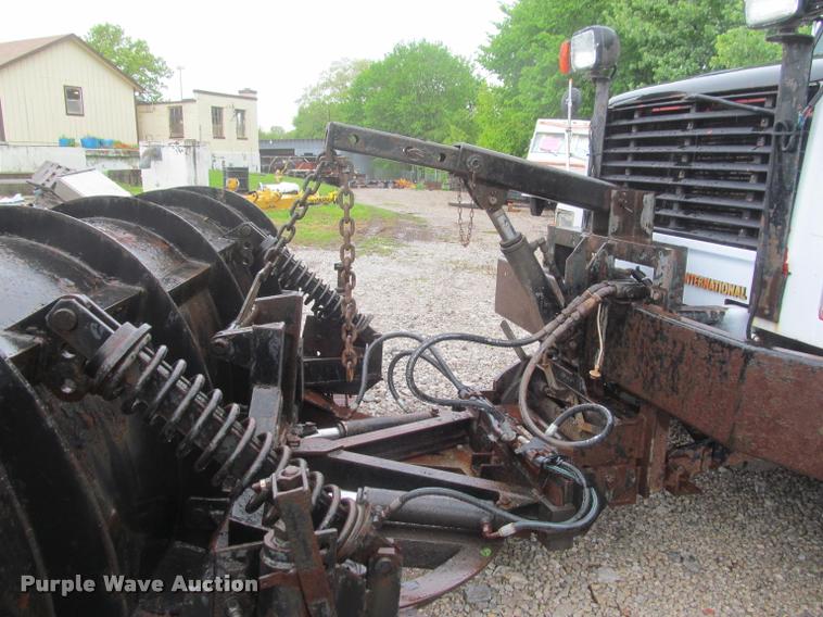 image for item DG9464 1993 International 4900 dump truck