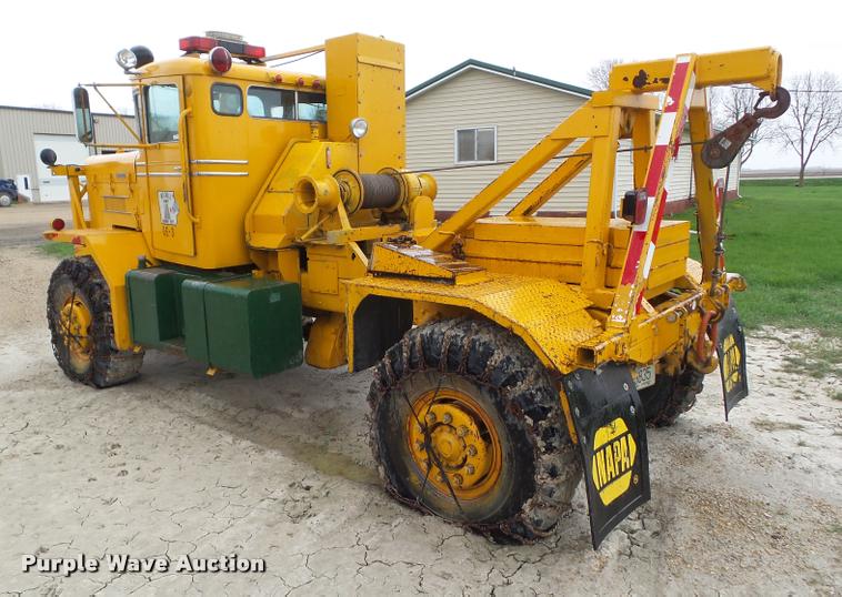 image for item DH9259 1962 Oshkosh M-490-6 tow truck