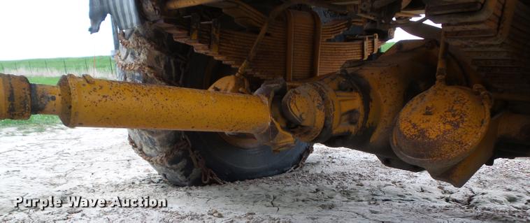 image for item DH9259 1962 Oshkosh M-490-6 tow truck