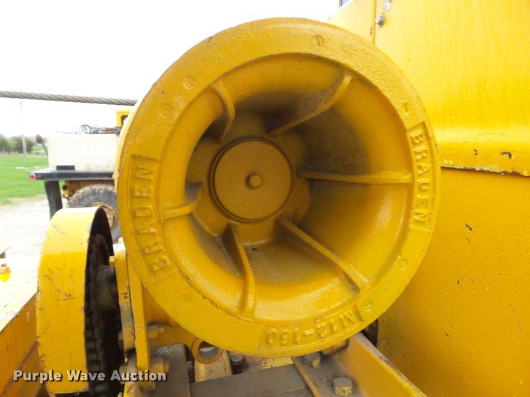 image for item DH9259 1962 Oshkosh M-490-6 tow truck