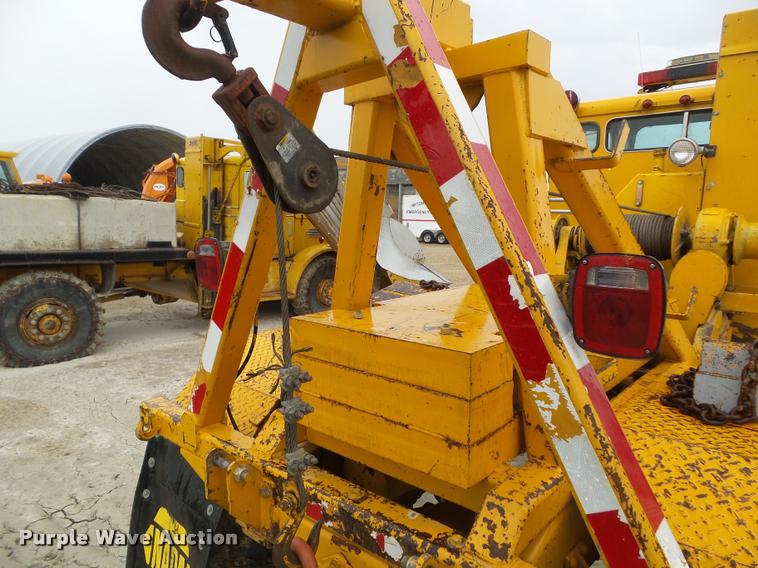 image for item DH9259 1962 Oshkosh M-490-6 tow truck