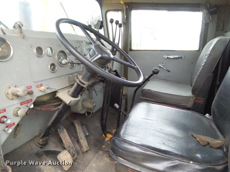 image for item DH9259 1962 Oshkosh M-490-6 tow truck