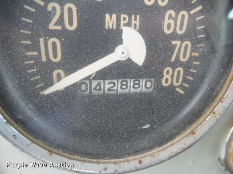 image for item DH9259 1962 Oshkosh M-490-6 tow truck