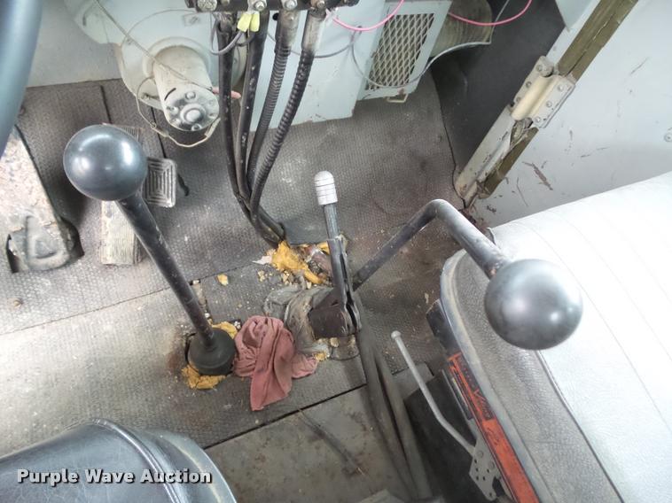 image for item DH9259 1962 Oshkosh M-490-6 tow truck