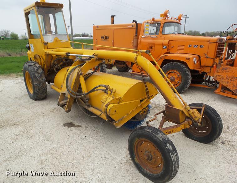 image for item DH9261 Lull SP-210FT Cyclone broom