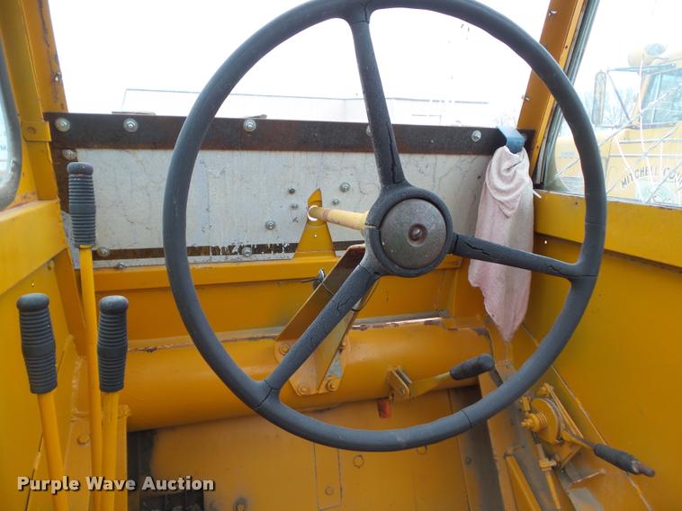 image for item DH9261 Lull SP-210FT Cyclone broom