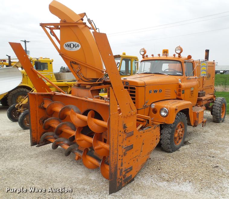 image for item DH9262 1975 FWD KB4-1116 snow thrower truck