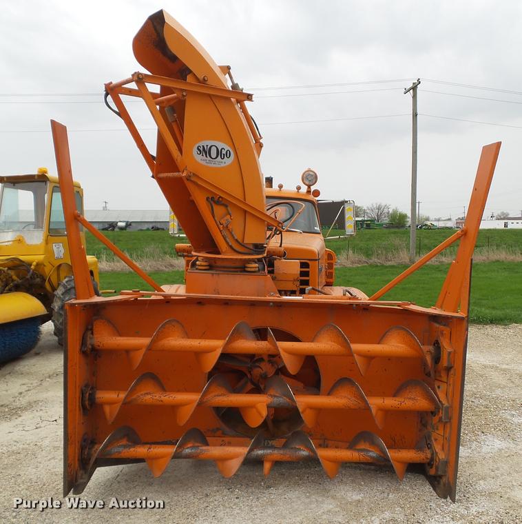 image for item DH9262 1975 FWD KB4-1116 snow thrower truck