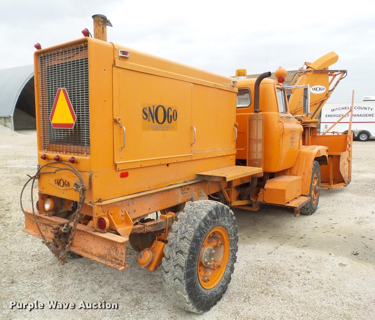 image for item DH9262 1975 FWD KB4-1116 snow thrower truck