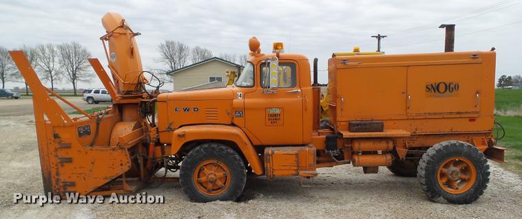 image for item DH9262 1975 FWD KB4-1116 snow thrower truck