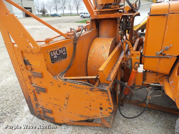 image for item DH9262 1975 FWD KB4-1116 snow thrower truck