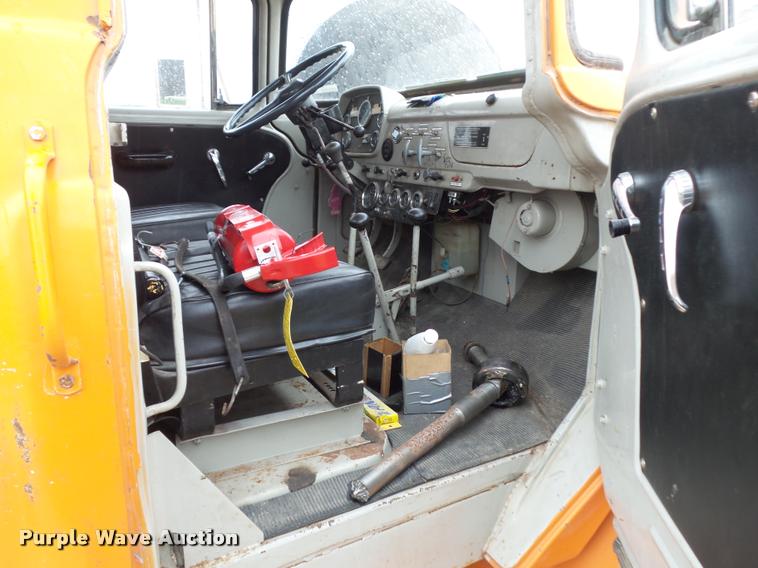 image for item DH9262 1975 FWD KB4-1116 snow thrower truck