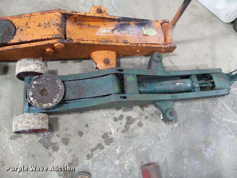 image for item DH9265 (2) floor jacks