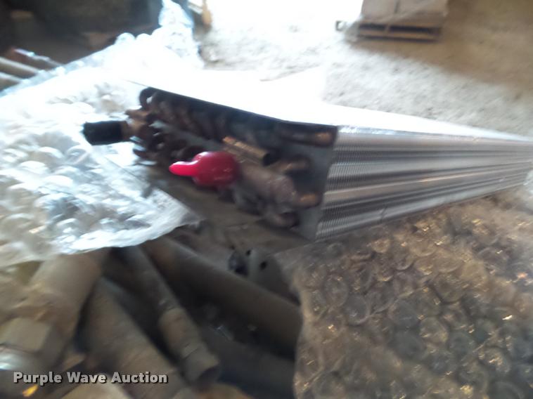 image for item DH9272 1976 to 1978 Caterpillar 140 parts