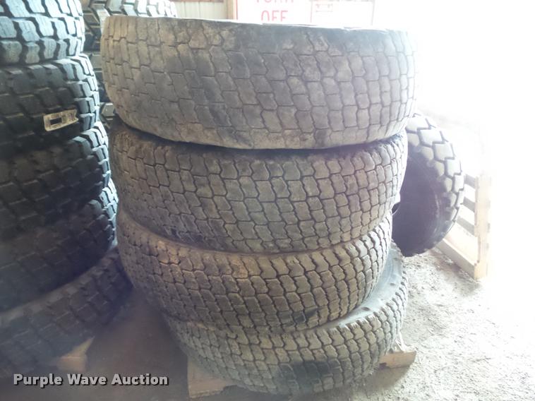 image for item DH9273 (4) Michelin 16.00R24 tires