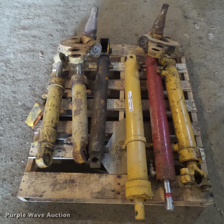 image for item DH9275 Caterpillar 140 parts