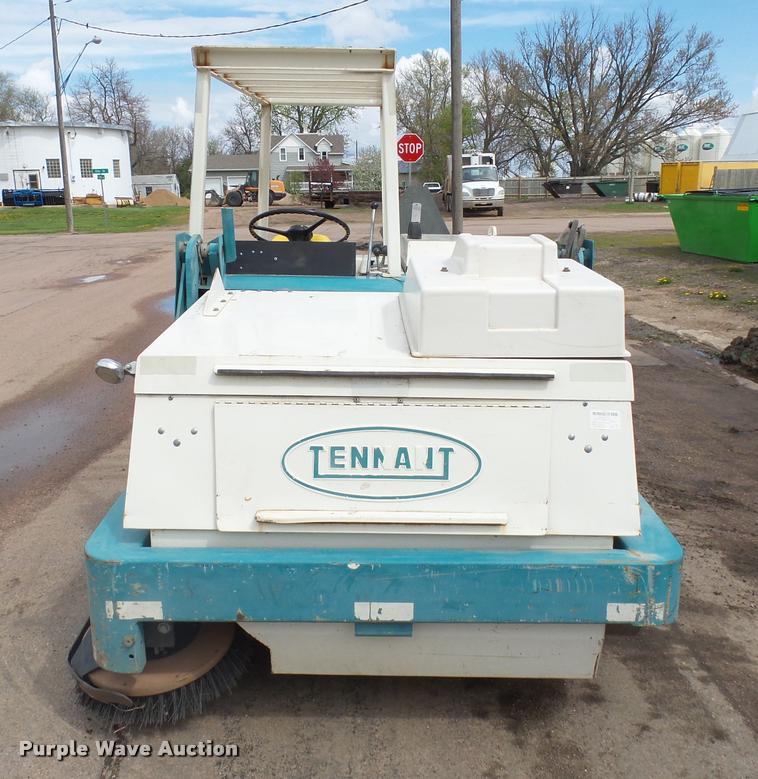 image for item DH9617 Tennant 95AA sweeper