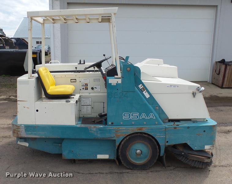 image for item DH9617 Tennant 95AA sweeper