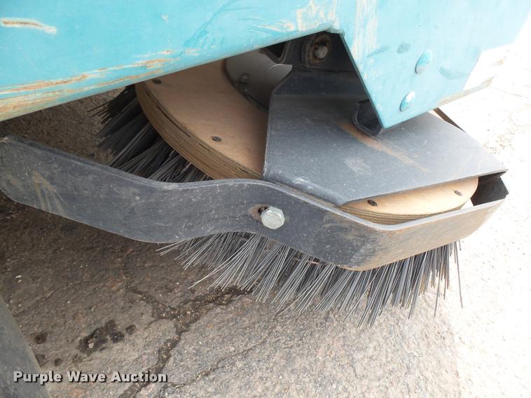 image for item DH9617 Tennant 95AA sweeper