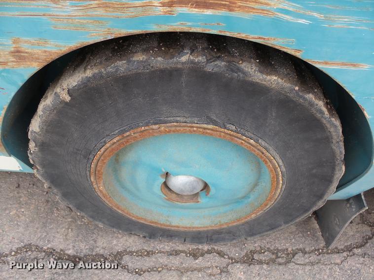 image for item DH9617 Tennant 95AA sweeper