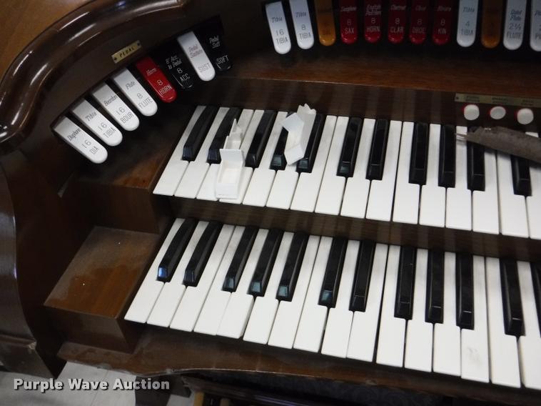 image for item DJ9024 Baldwin organ