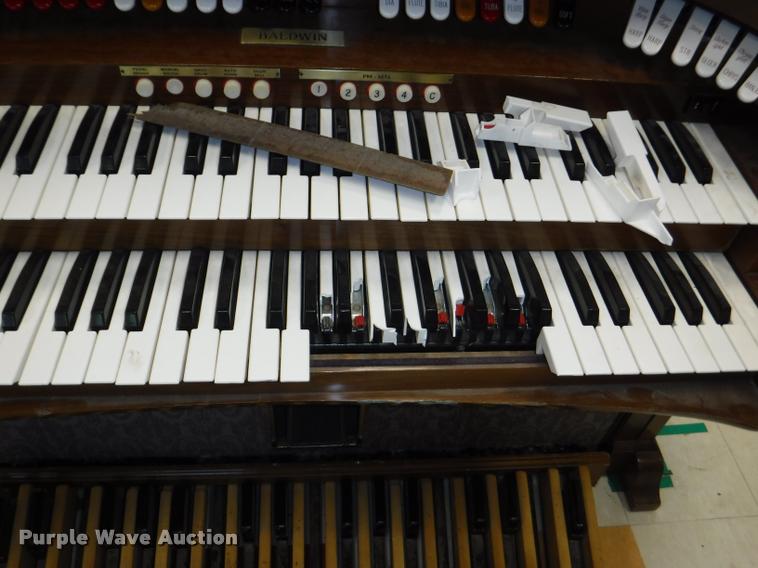 image for item DJ9024 Baldwin organ
