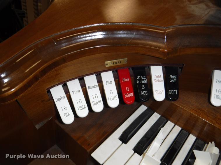 image for item DJ9024 Baldwin organ