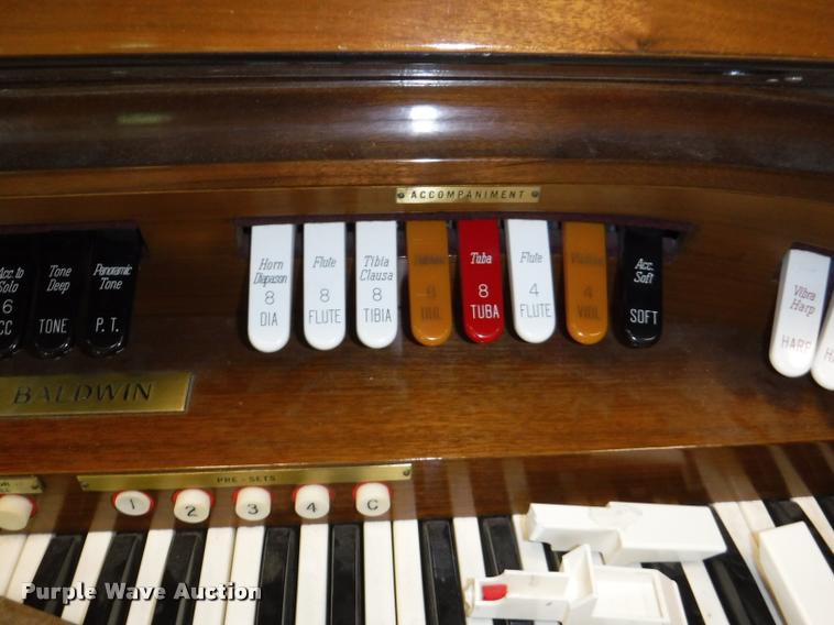 image for item DJ9024 Baldwin organ
