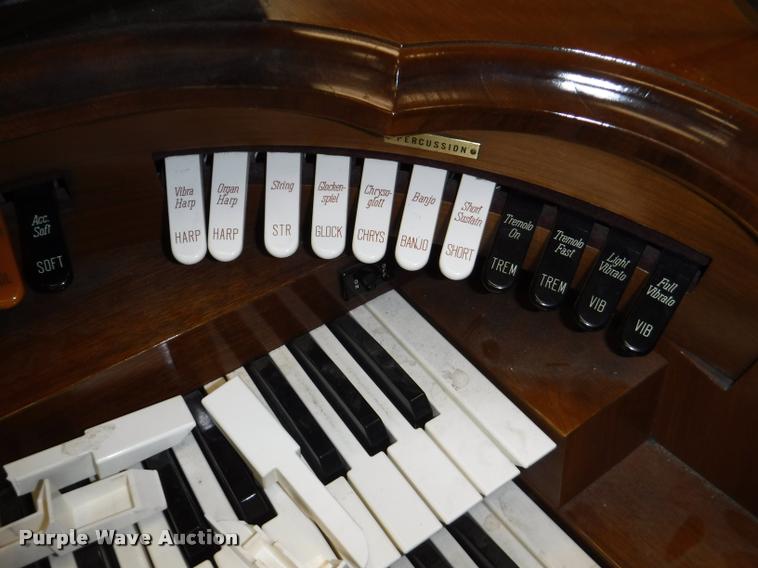 image for item DJ9024 Baldwin organ