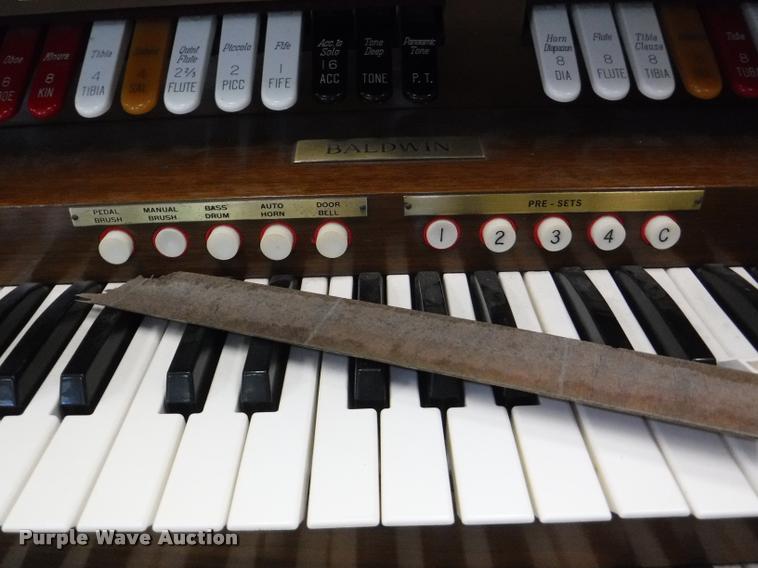 image for item DJ9024 Baldwin organ
