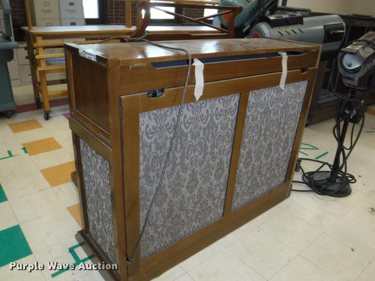 image for item DJ9024 Baldwin organ