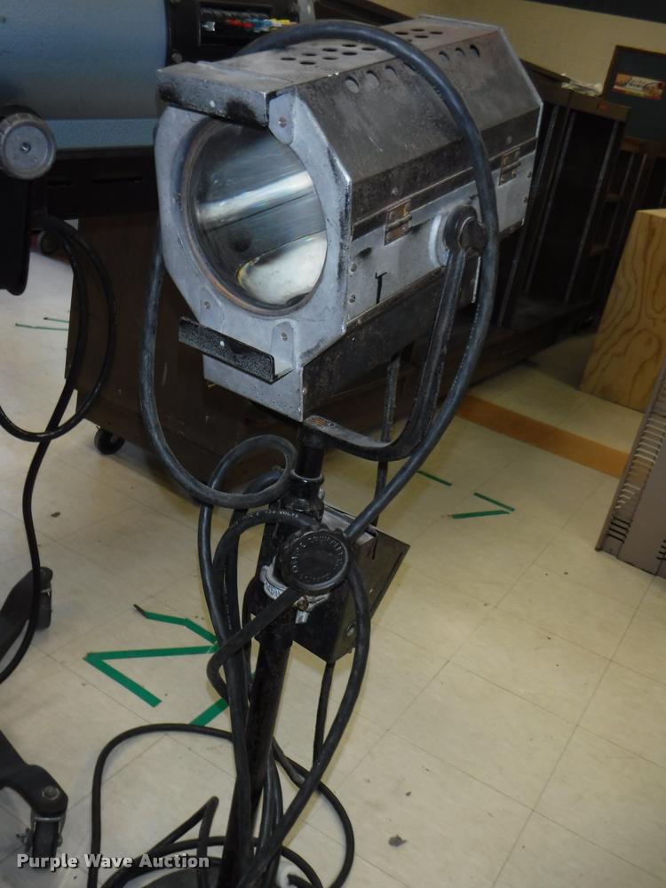 image for item DJ9033 (3) spotlights