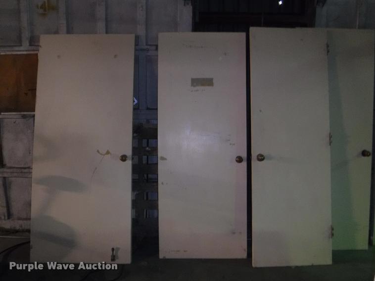 image for item DJ9037 (8) wood solid core doors