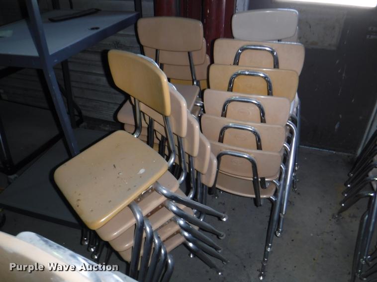 image for item DJ9040 Approximately 130 student chairs