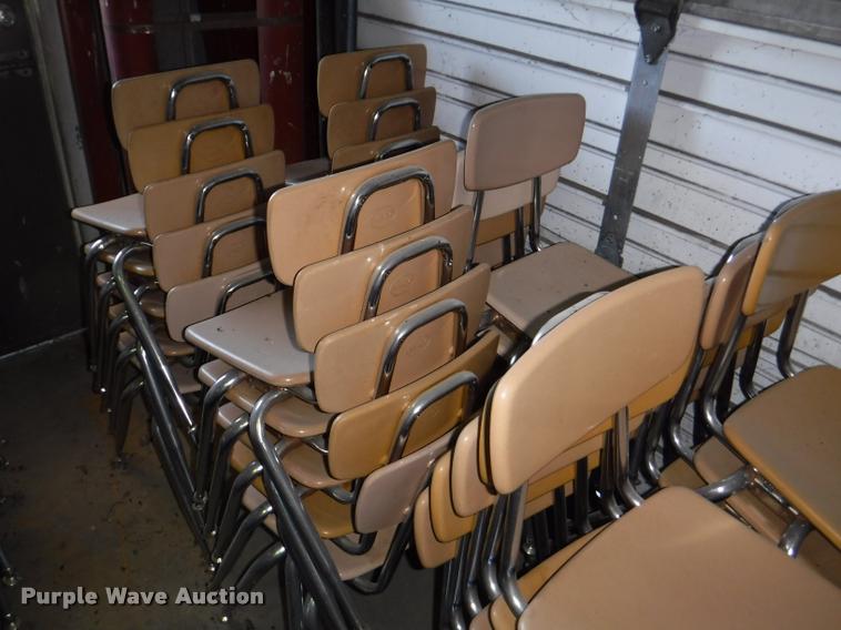 image for item DJ9040 Approximately 130 student chairs