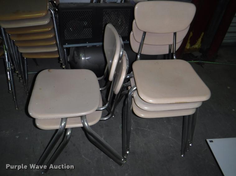 image for item DJ9040 Approximately 130 student chairs