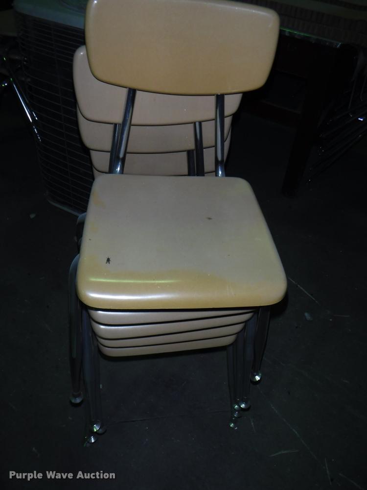 image for item DJ9040 Approximately 130 student chairs