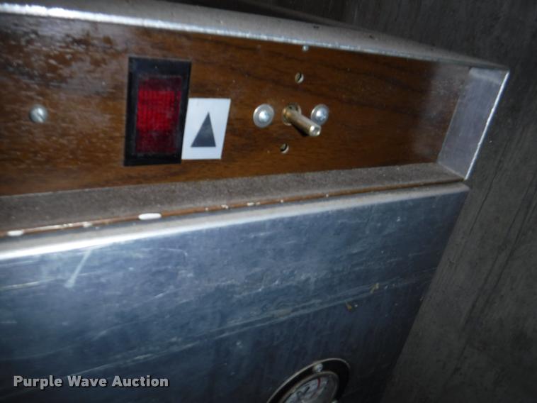 image for item DJ9045 Cres Cor Crown-X hot box