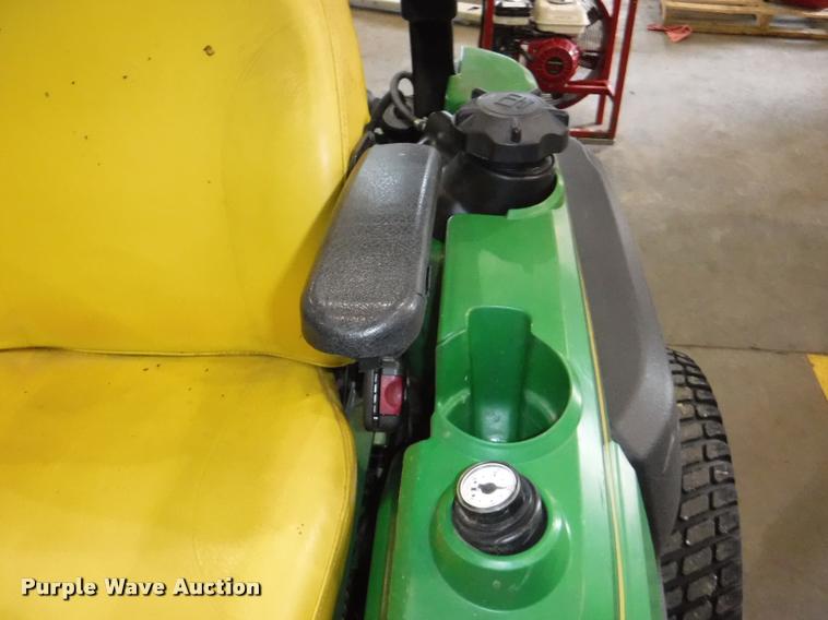 image for item DJ9047 John Deere Z925A EFI riding lawn mower