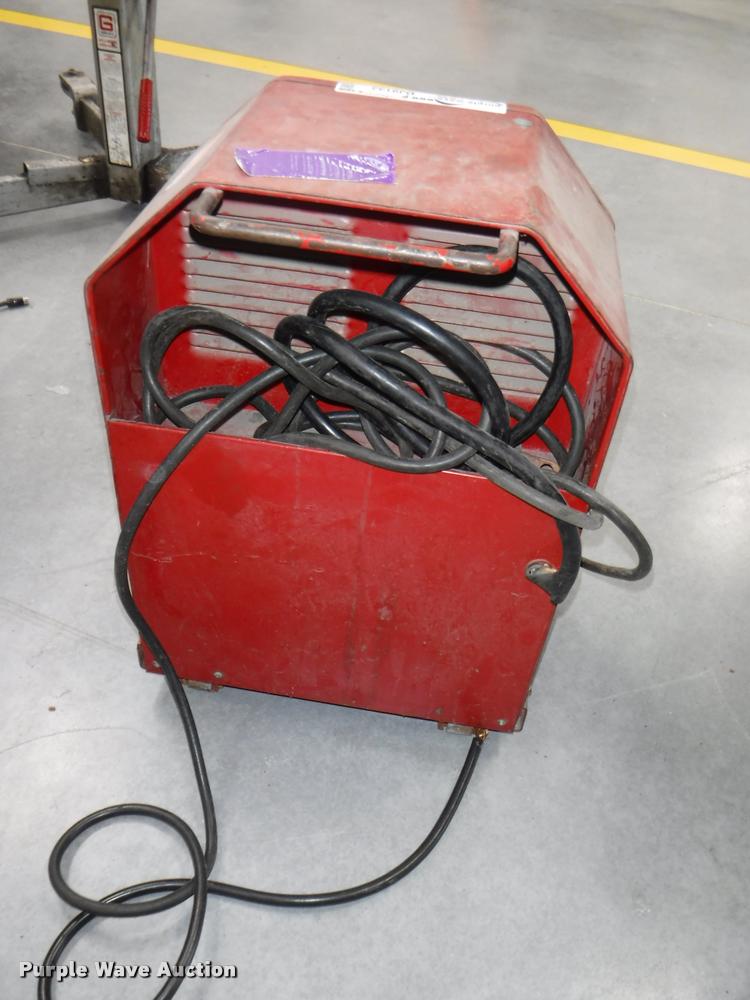 image for item DJ9133 Lincoln AC-180-T welder