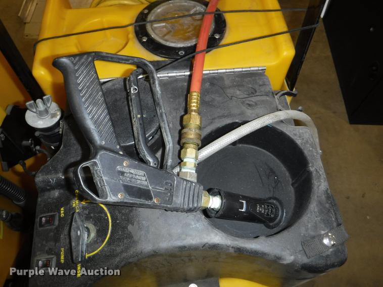 image for item DJ9227 (2) Kai Whiz No-Touch cleaning systems