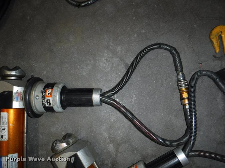 image for item DJ9229 Holmatro Jaws-of-Life rescue system