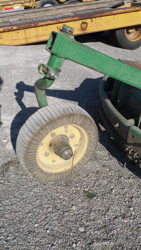 image for item DJ9903 John Deere MX7 rotary mower