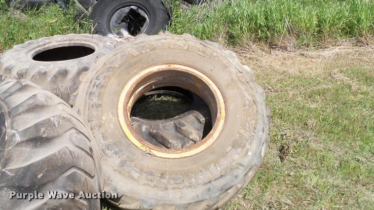 image for item DJ9907 Approximately 100 tires