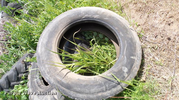 image for item DJ9907 Approximately 100 tires