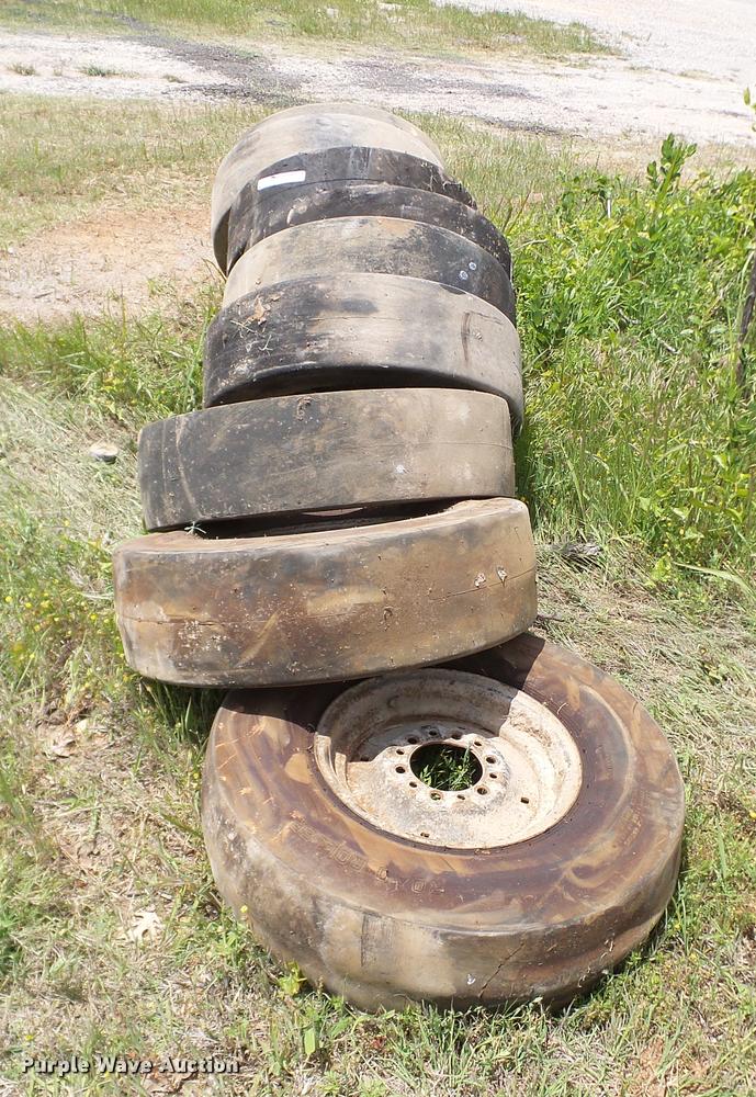 image for item DJ9908 (9) 7.50-15NHS pneumatic roller tires