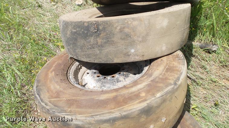 image for item DJ9908 (9) 7.50-15NHS pneumatic roller tires