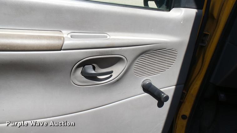 image for item DM9026 1998 Ford Econoline Super Duty school bus