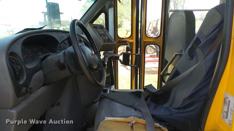 image for item DM9026 1998 Ford Econoline Super Duty school bus